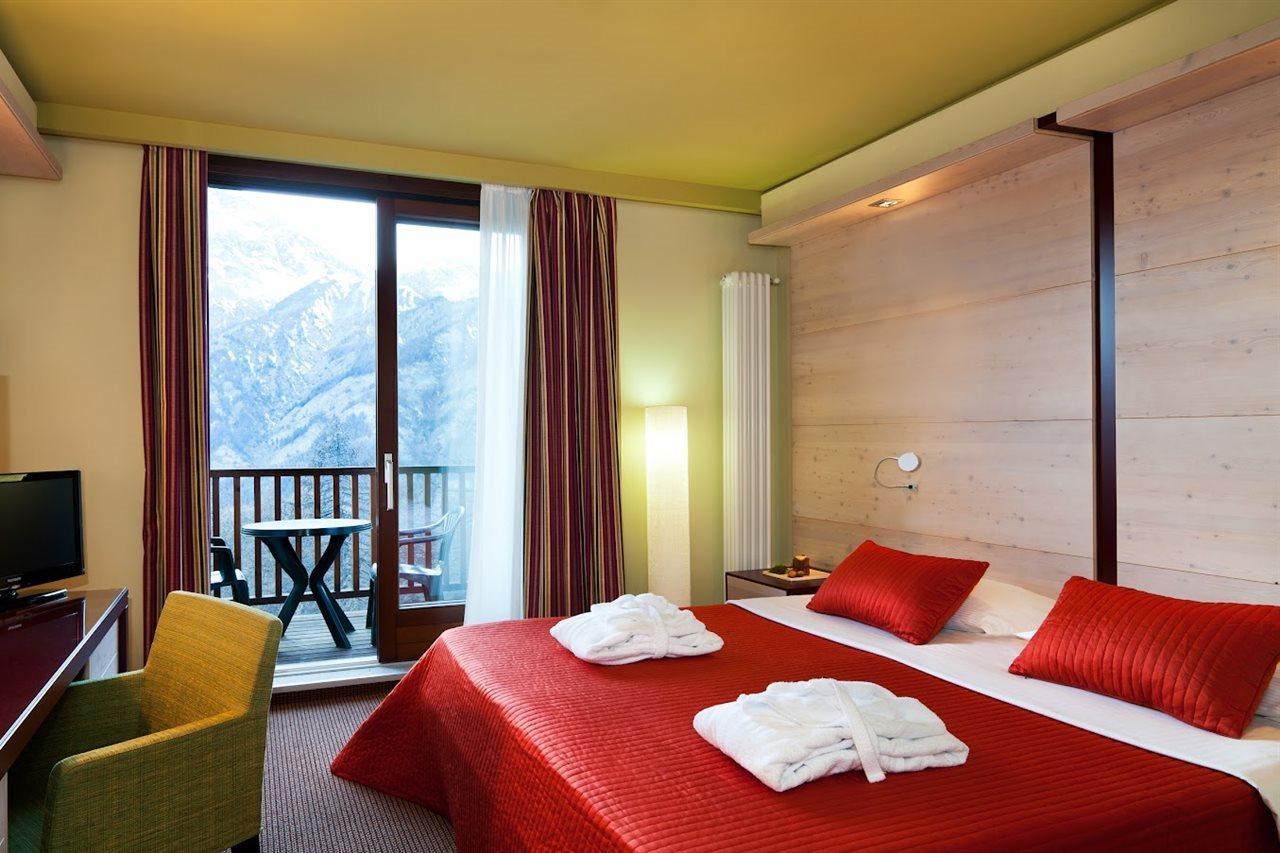 Hotel Sansicario Majestic Cesana Torinese Exteriör bild