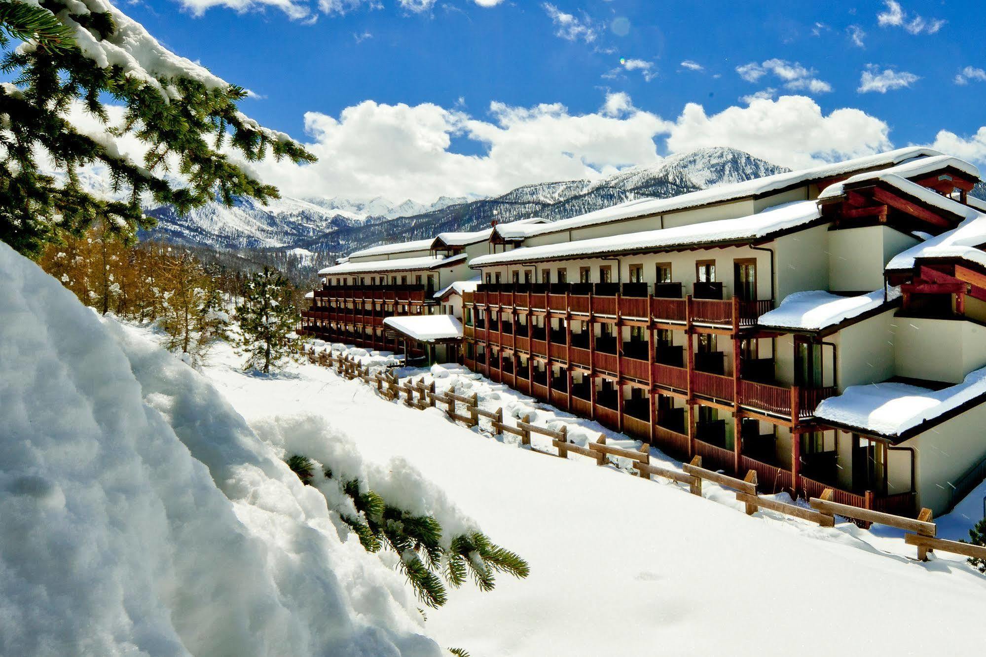 Hotel Sansicario Majestic Cesana Torinese Exteriör bild